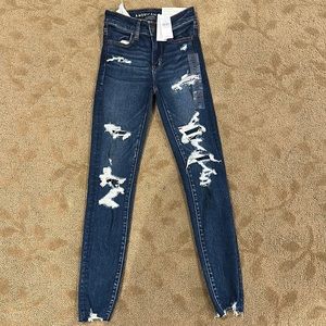 American Eagle NWT 00 short ripped look jeggings NWT
